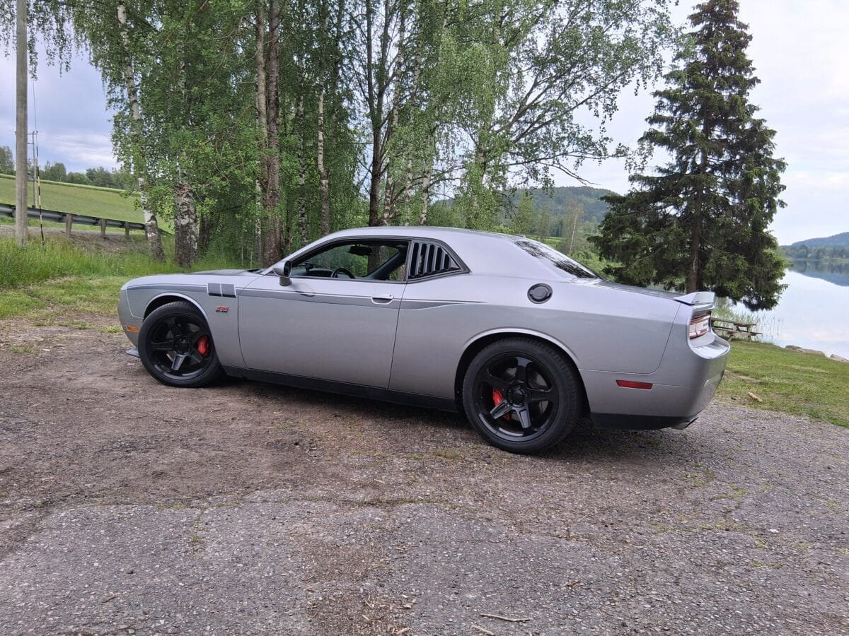 RACINGLINE B1393 - Dodge Hellcat style felger