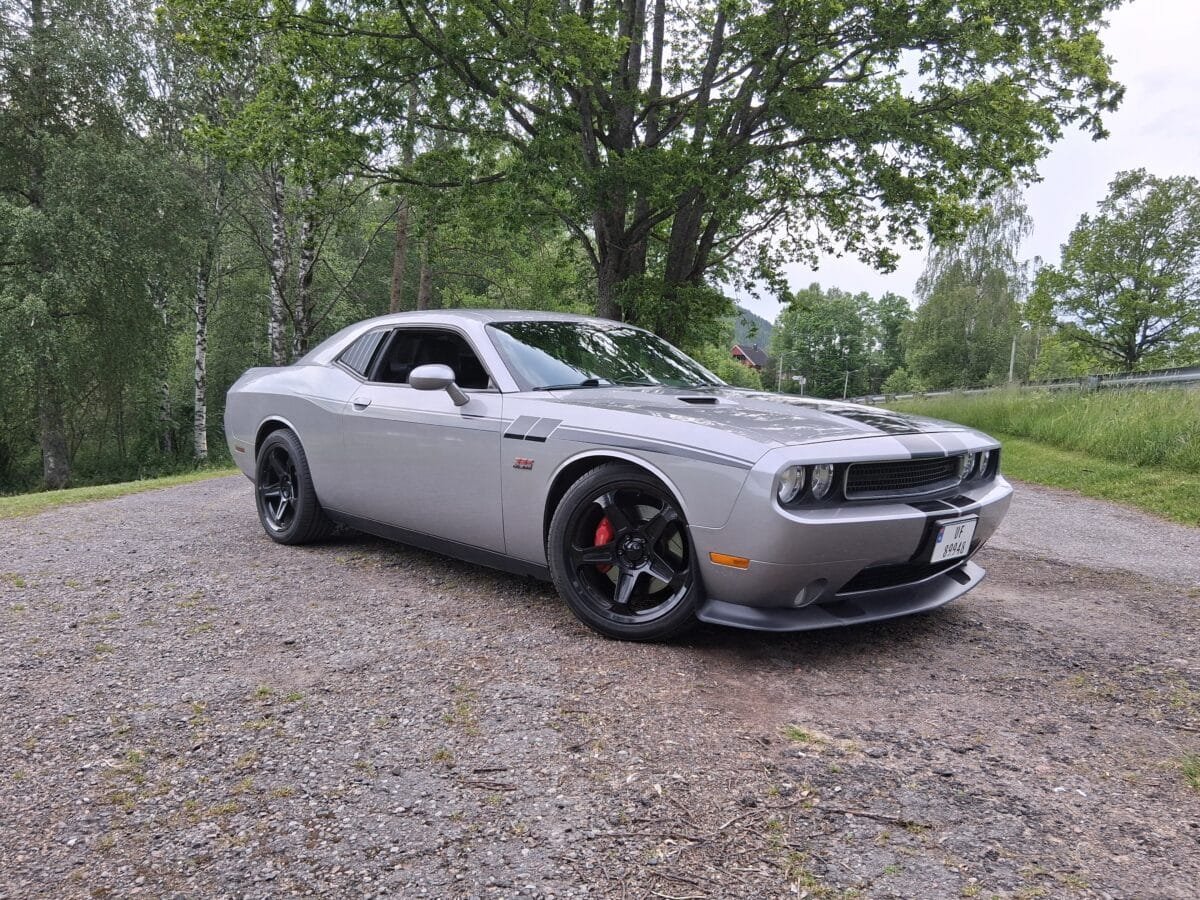 RACINGLINE B1393 - Dodge Hellcat style felger