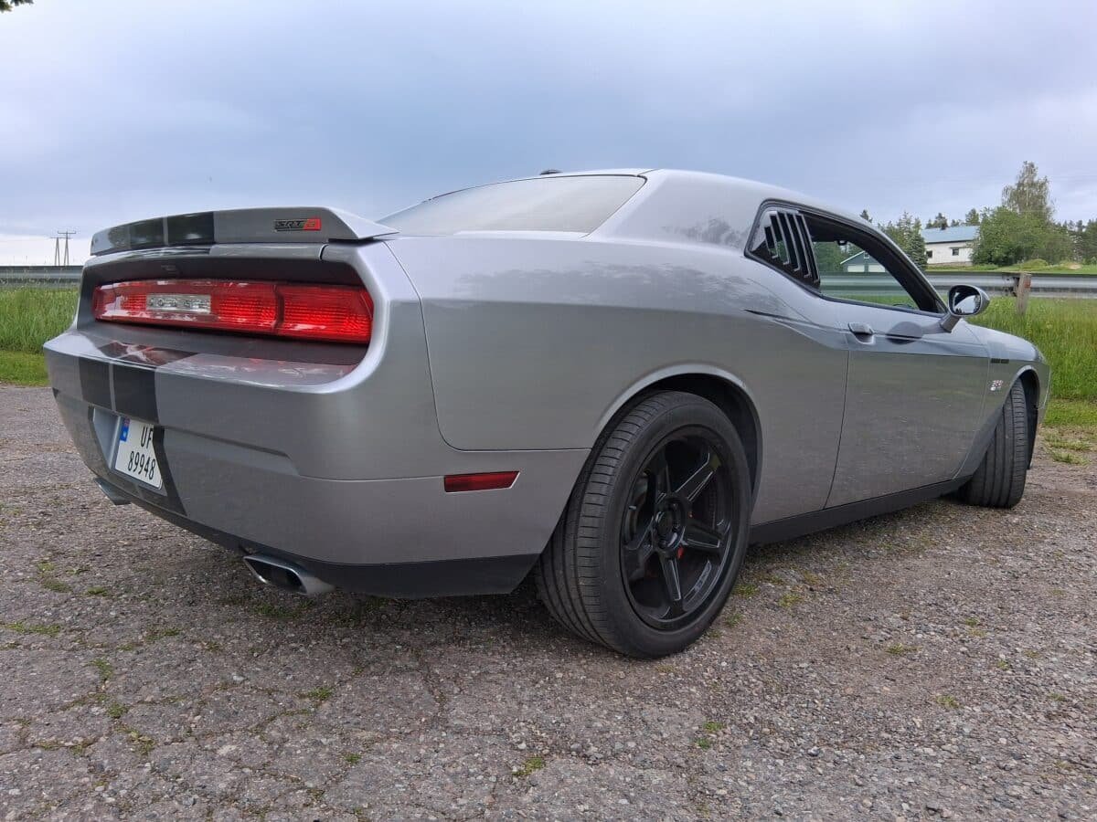 RACINGLINE B1393 - Dodge Hellcat style felger