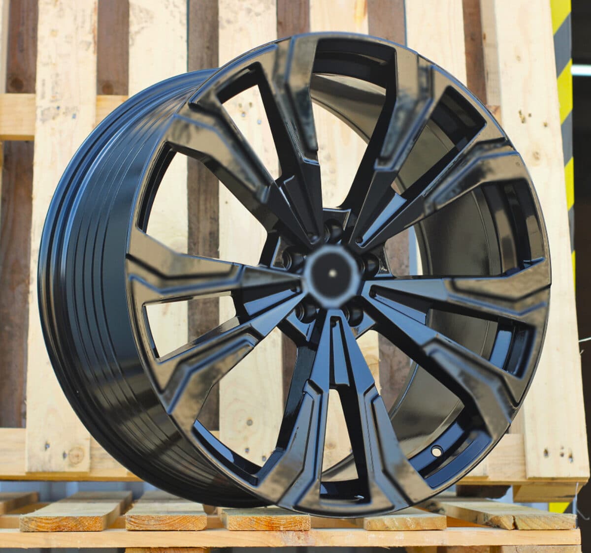 BMW X7 Style FBX307 Hybrid Forged Felger 22"