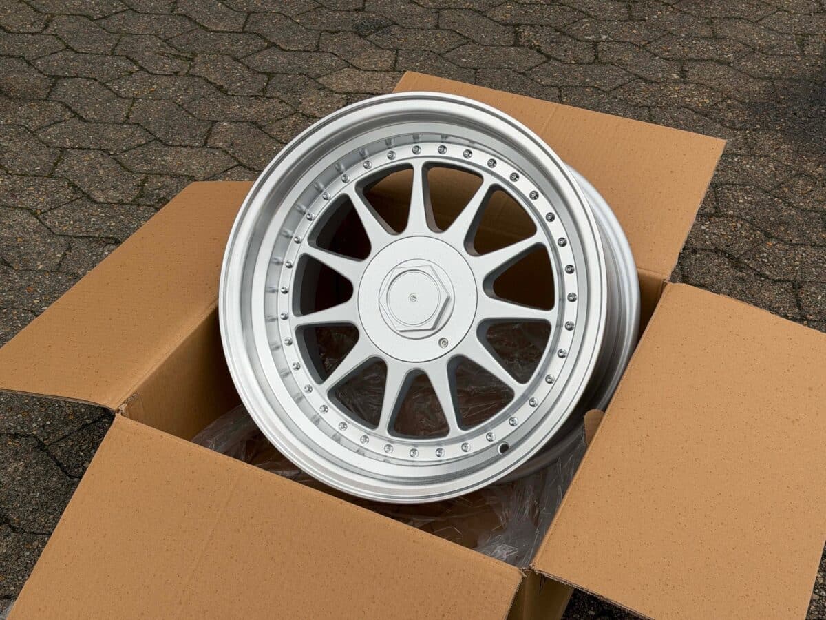 17" Hartge Style Kant Felger 7962F Silver Polished Lip – 4x100