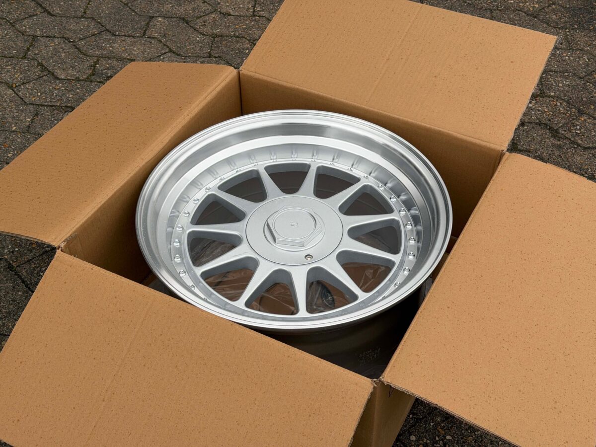 17" Hartge Style Kant Felger 7962F Silver Polished Lip – 4x100