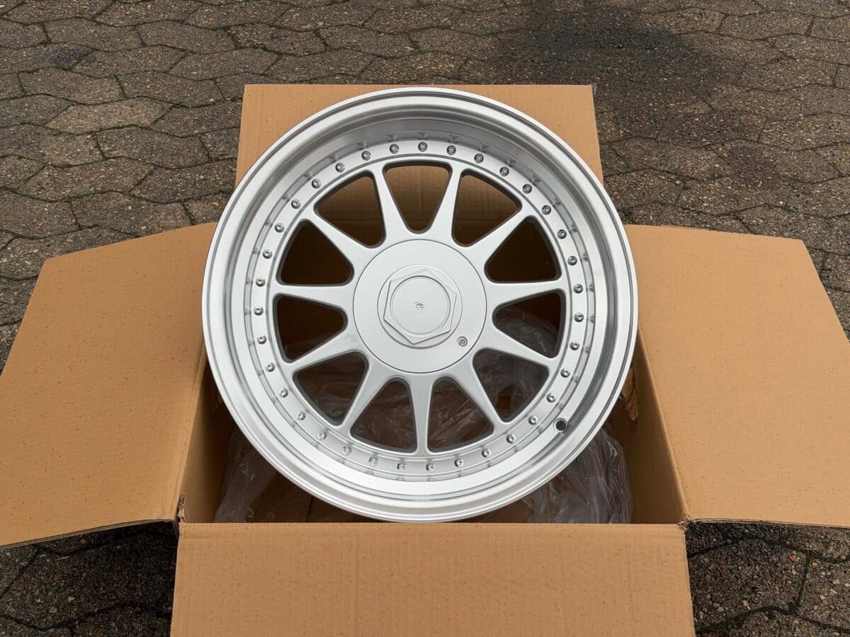 17" Hartge Style Kant Felger 7962F Silver Polished Lip – 4x100