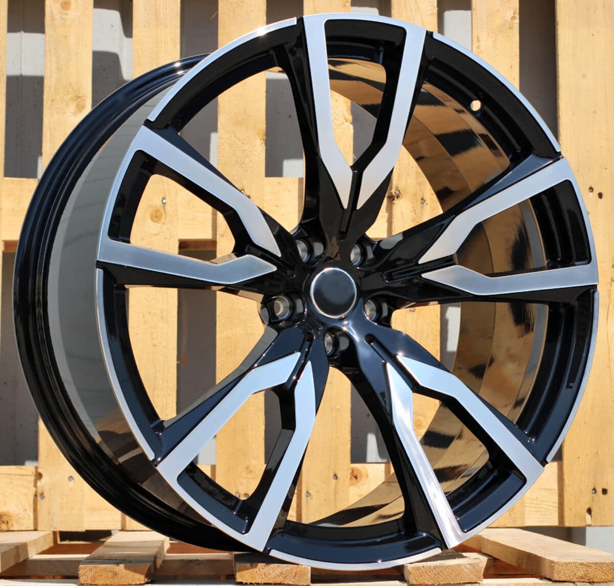Racingline FE221 – BMW X7 G07 Style Felger R22 | Black / Black Polished
