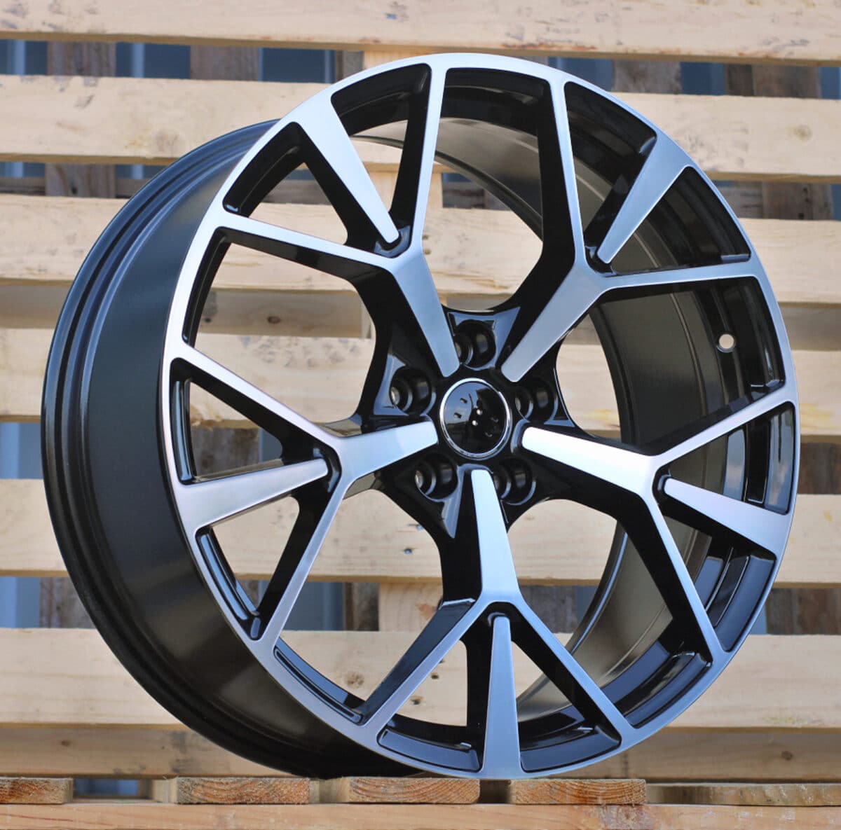 Audi Q3 Hybrid Forged Felger Black Polished 20 Tommer 5x112 ET38