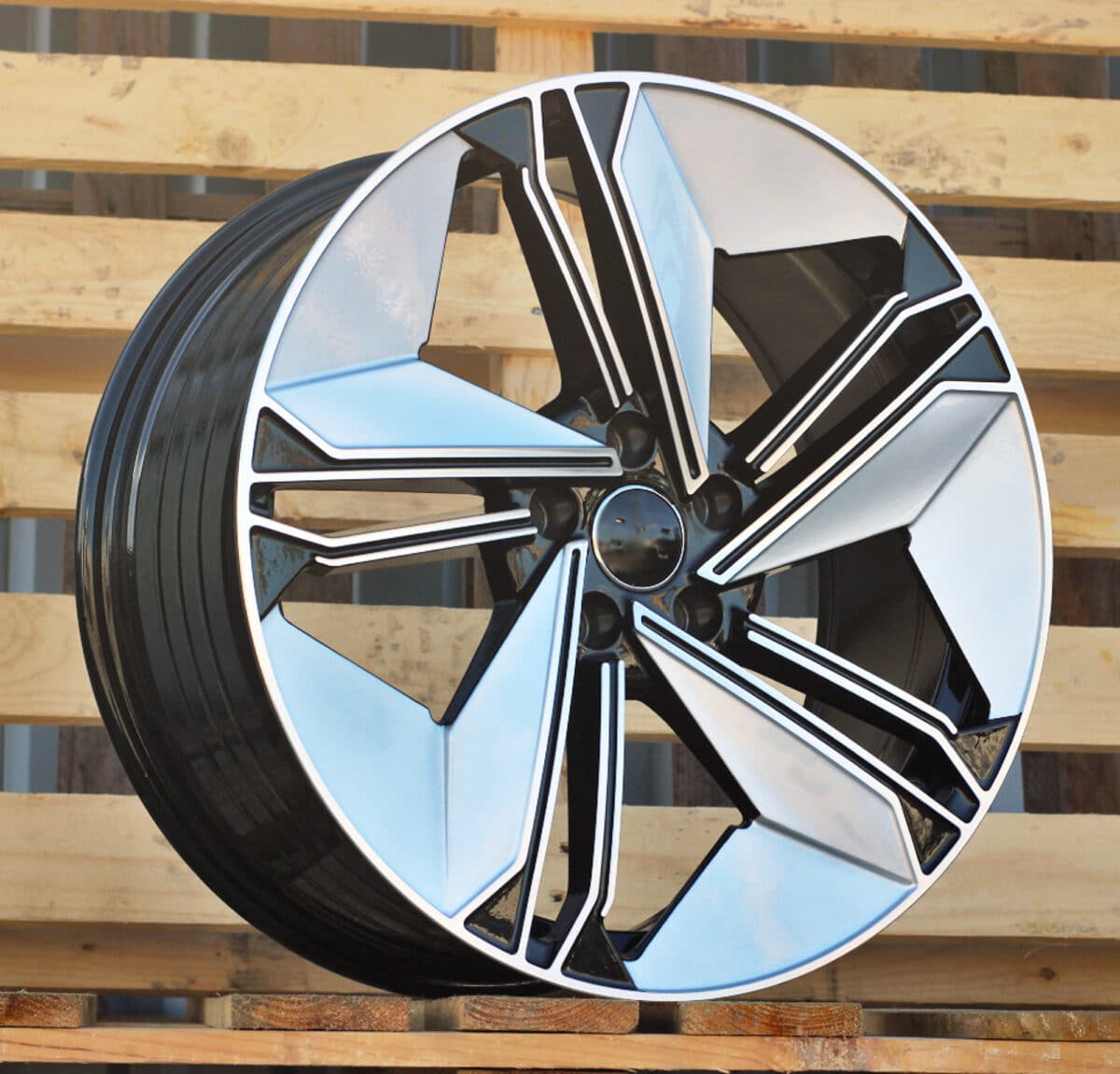 Audi Hybrid Forged Felger Silver Shining Black 19 Tommer 5x112 ET35
