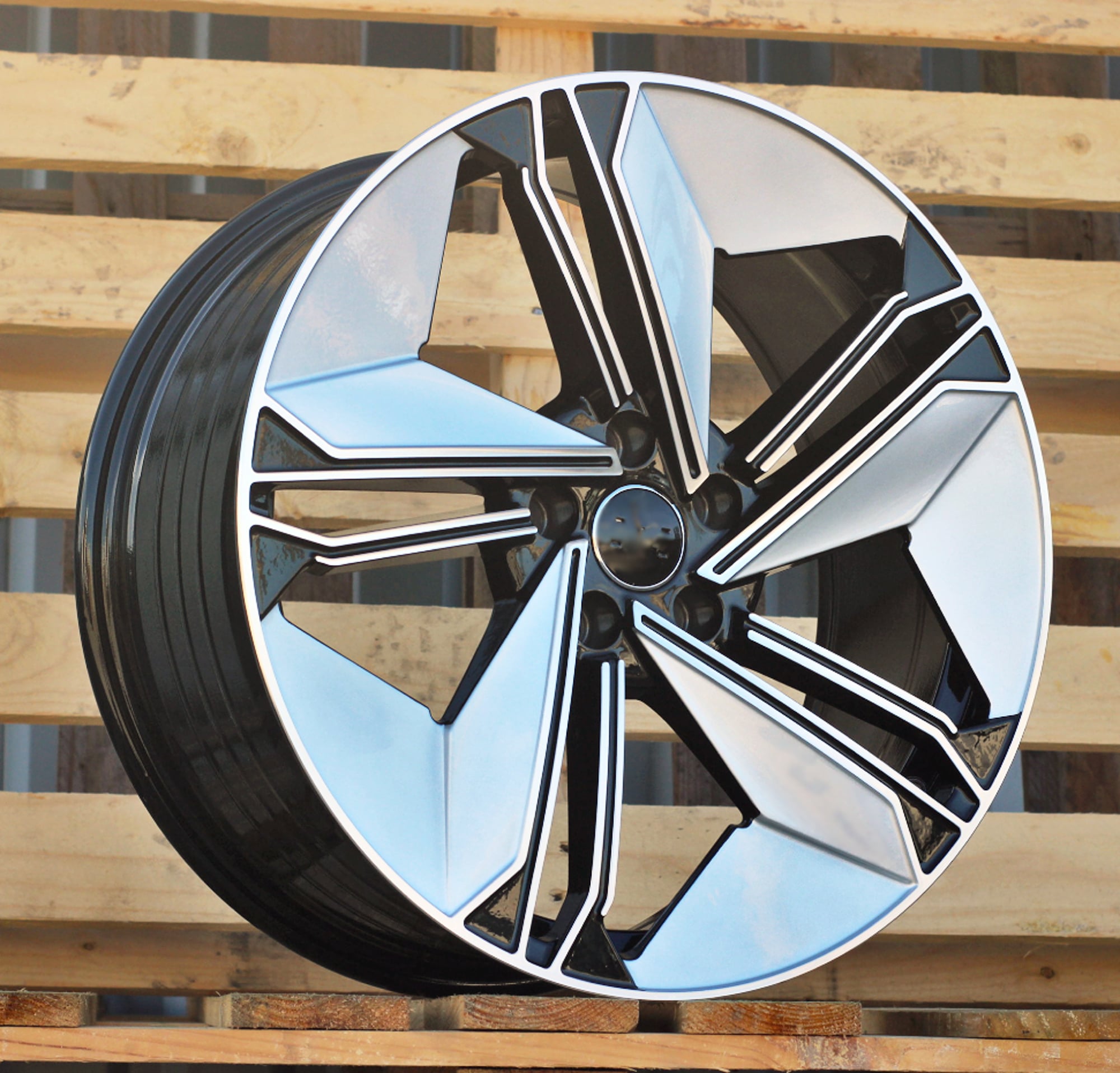 Audi Hybrid Forged Felger Silver Shining Black 19 Tommer 5×112 ET35