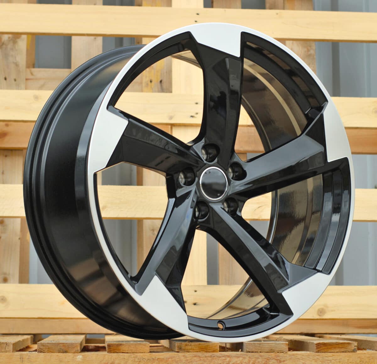Audi H3388F Hybrid Forged Felger Black Polished 17-21 Tommer